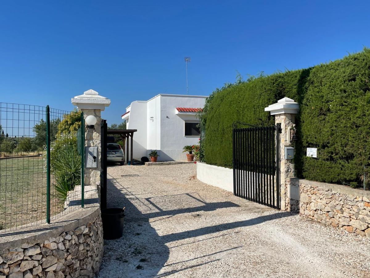 Villa Connie Serranova Eksteriør billede